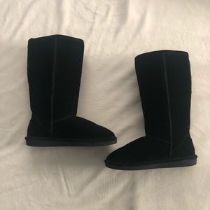 Women’s black bear paw boots